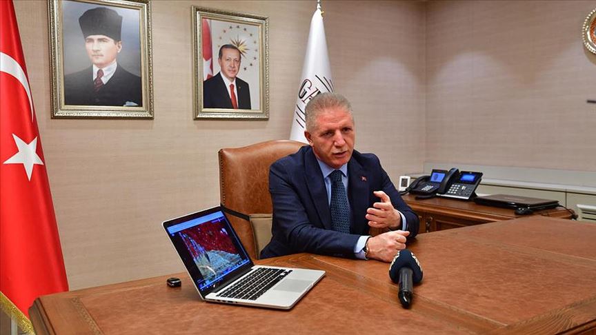 والي إسطنبول يتعهد بالقضاء على ظاهرة تسول الأطفال.. وجّه بتقديم الرعاية اللازمة وترحيل الأجانب منهم