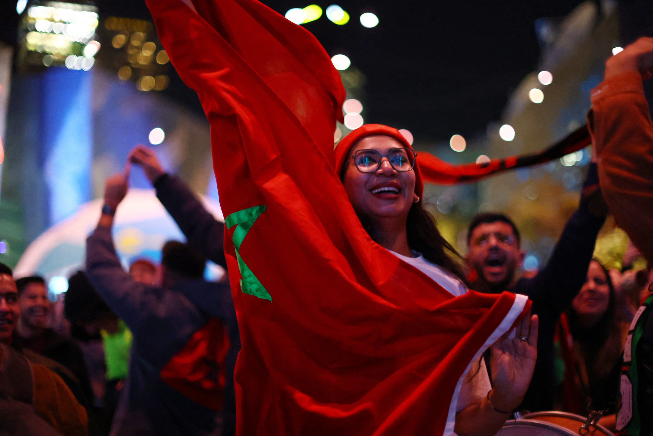 احتفال الجماهير المغربية بالتأهل - رويترز