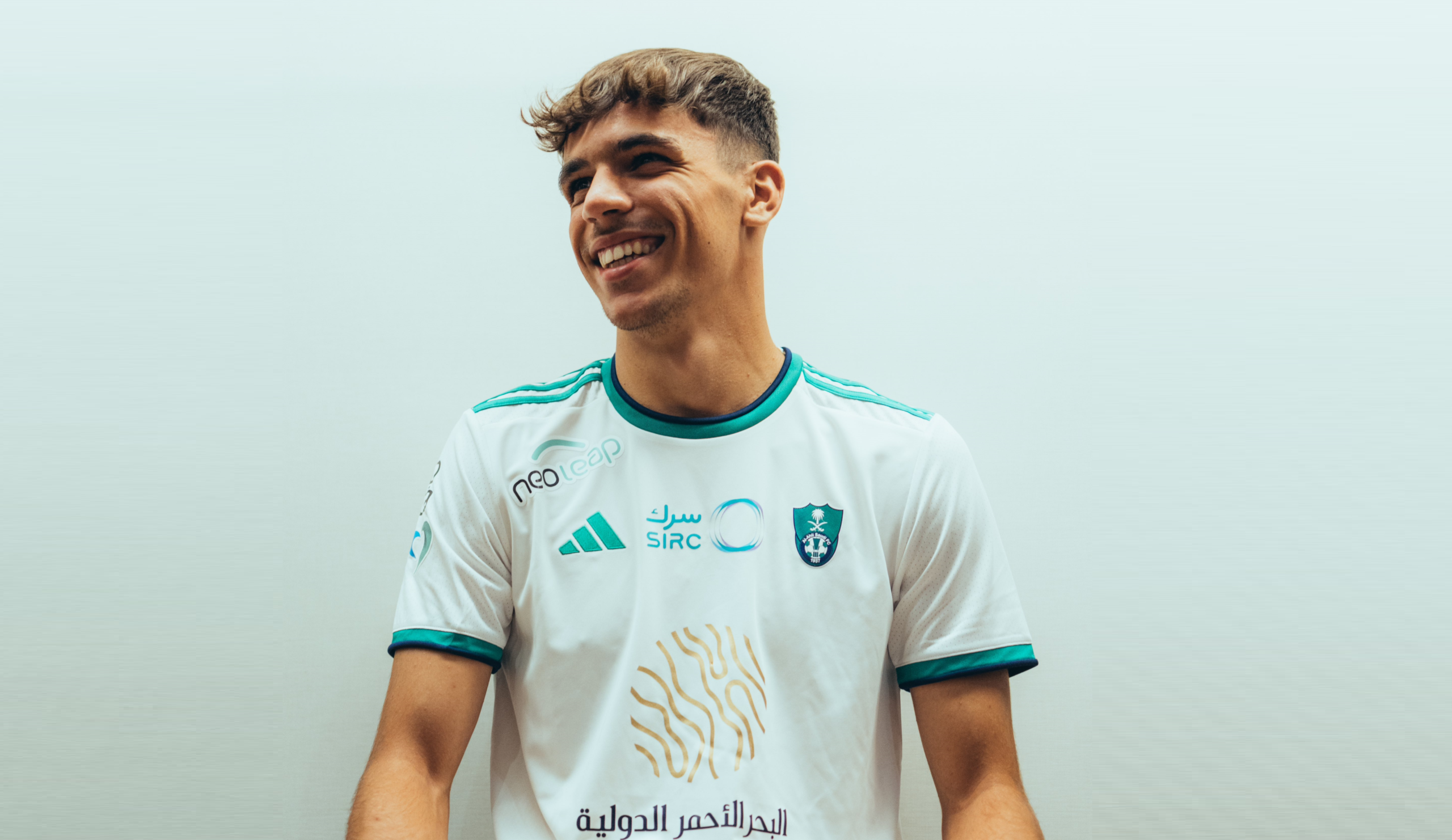 من هو غابري فيغا اللاعب الجديد للأهلي السعودي؟