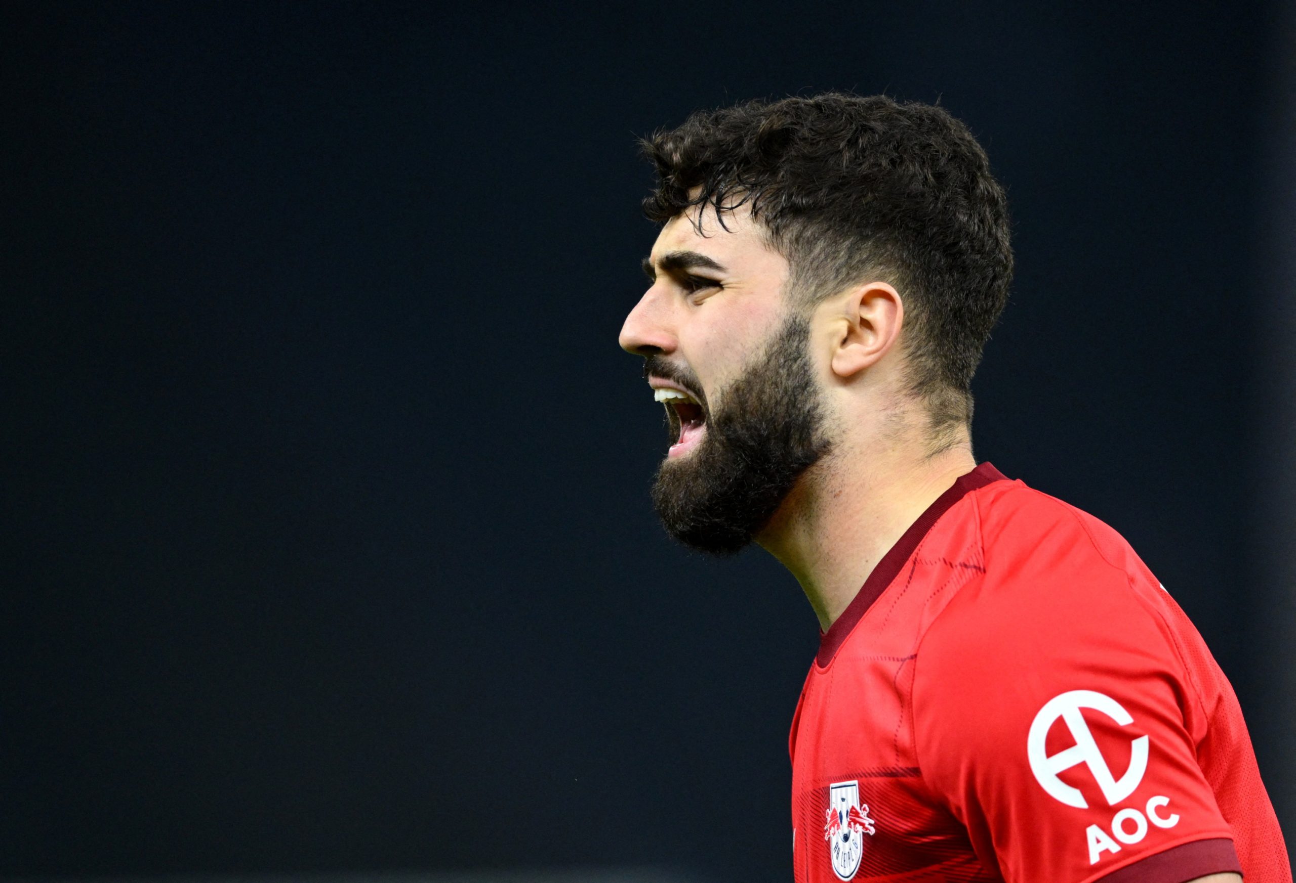 من هو غفارديول مدافع مانشستر سيتي الجديد؟ (رويترز)