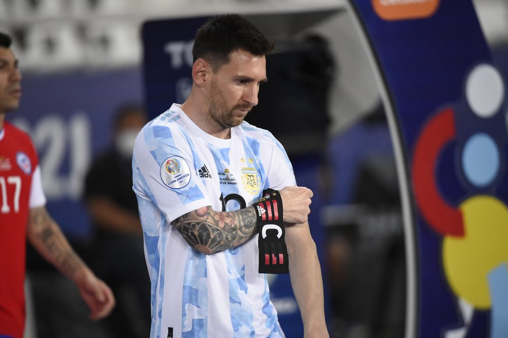ميسي قائد المنتخب الأرجنتيني 
