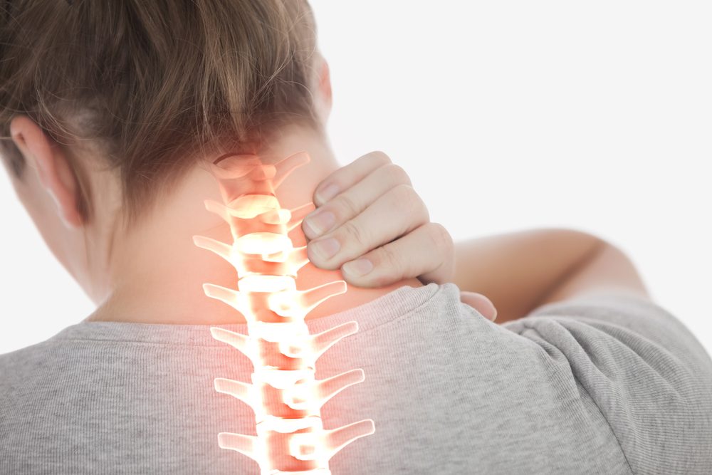 حالة خطيرة قد تبدأ بأعراض شائعة مثل آلام الظهر والعنق.. ما هو التهاب النخاع الشوكي المستعرض؟