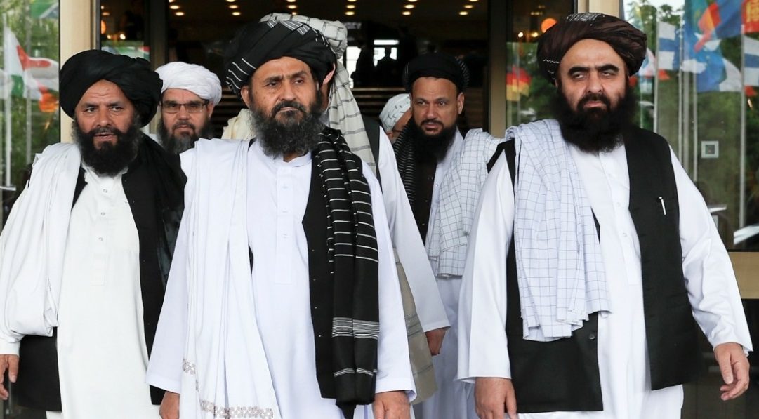 أمريكا وطالبان تختتمان محادثات في الدوحة.. ناقشا قضايا “شائكة” على رأسها العقوبات وحقوق الإنسان