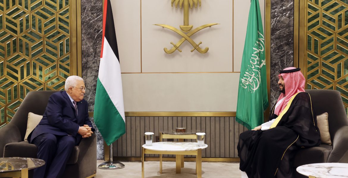 “عباس لن يصر على الاعتراف بدولة فلسطين”.. صحف إسرائيلية: تراجع عن مطالبه بشأن التطبيع بين تل أبيب والرياض