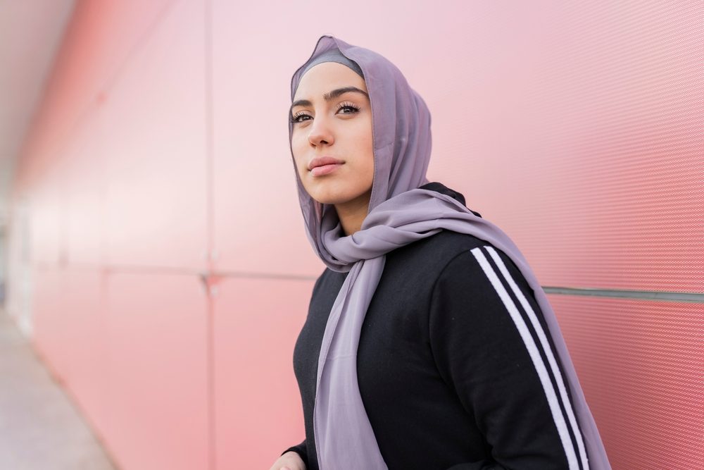 فتاة محجبة - ShutterStock