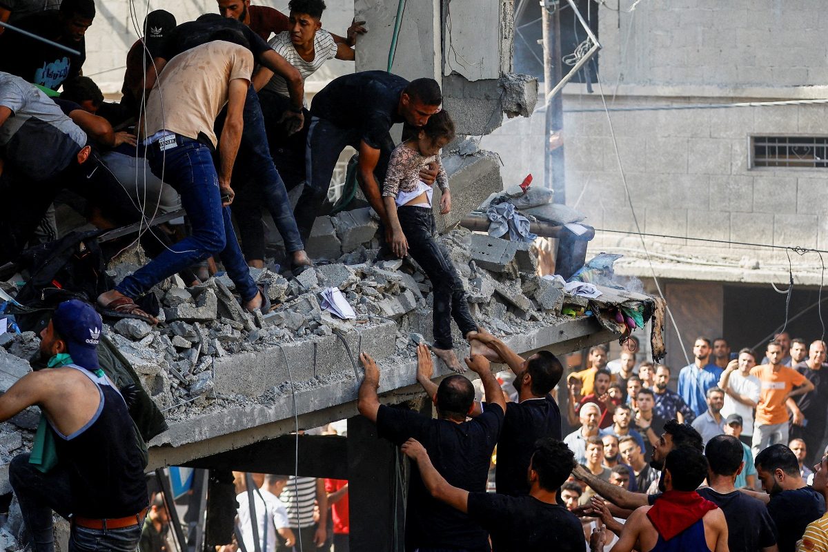 محاولة تهجير الفلسطينيين ولعبة الدومينو.. السيناريو المرعب