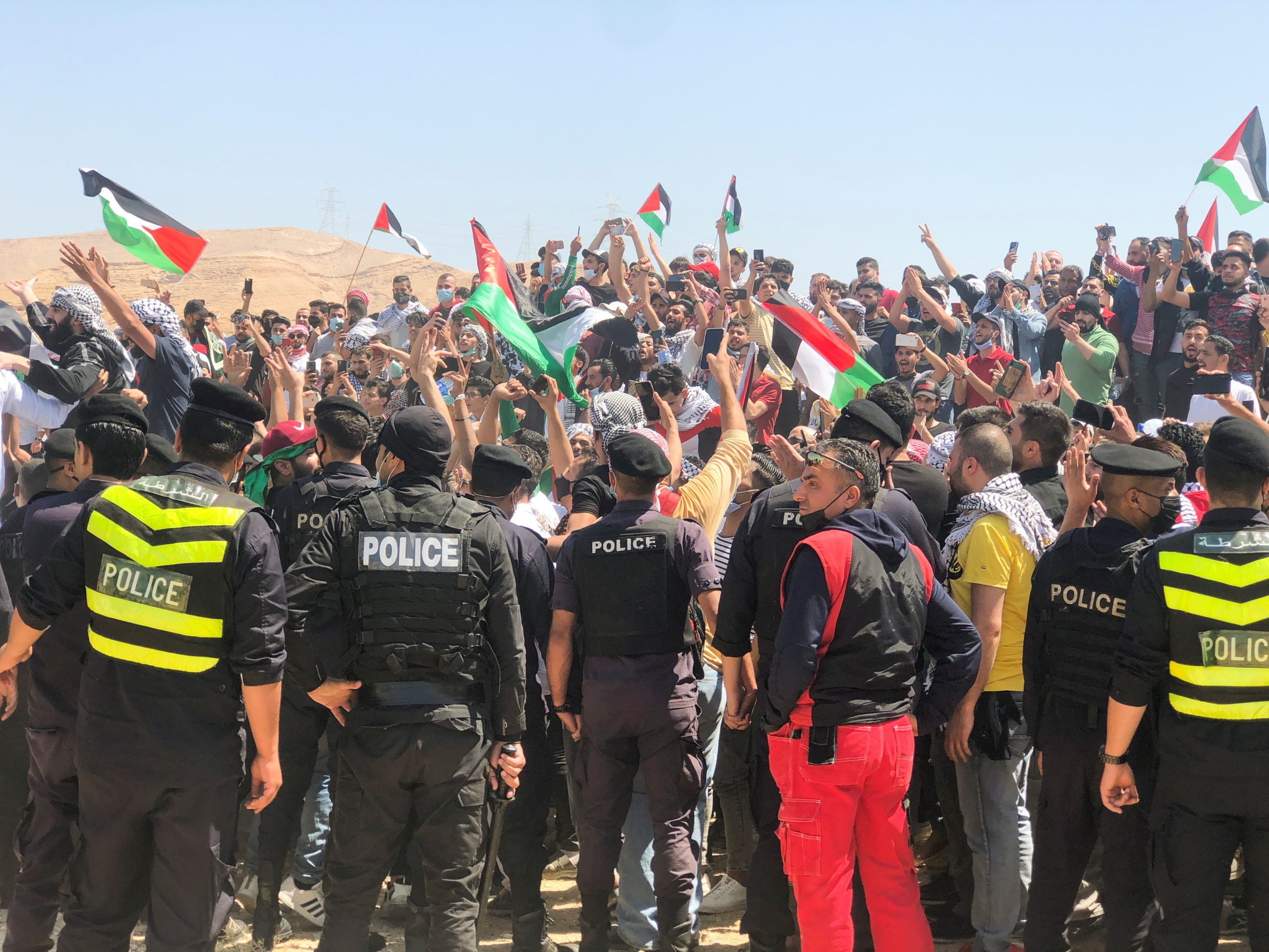 دعوات أردنية مكثفة للنفير نحو الحدود.. الحركة الإسلامية تطالب بتسليح المواطنين وإعادة الجيش الشعبي