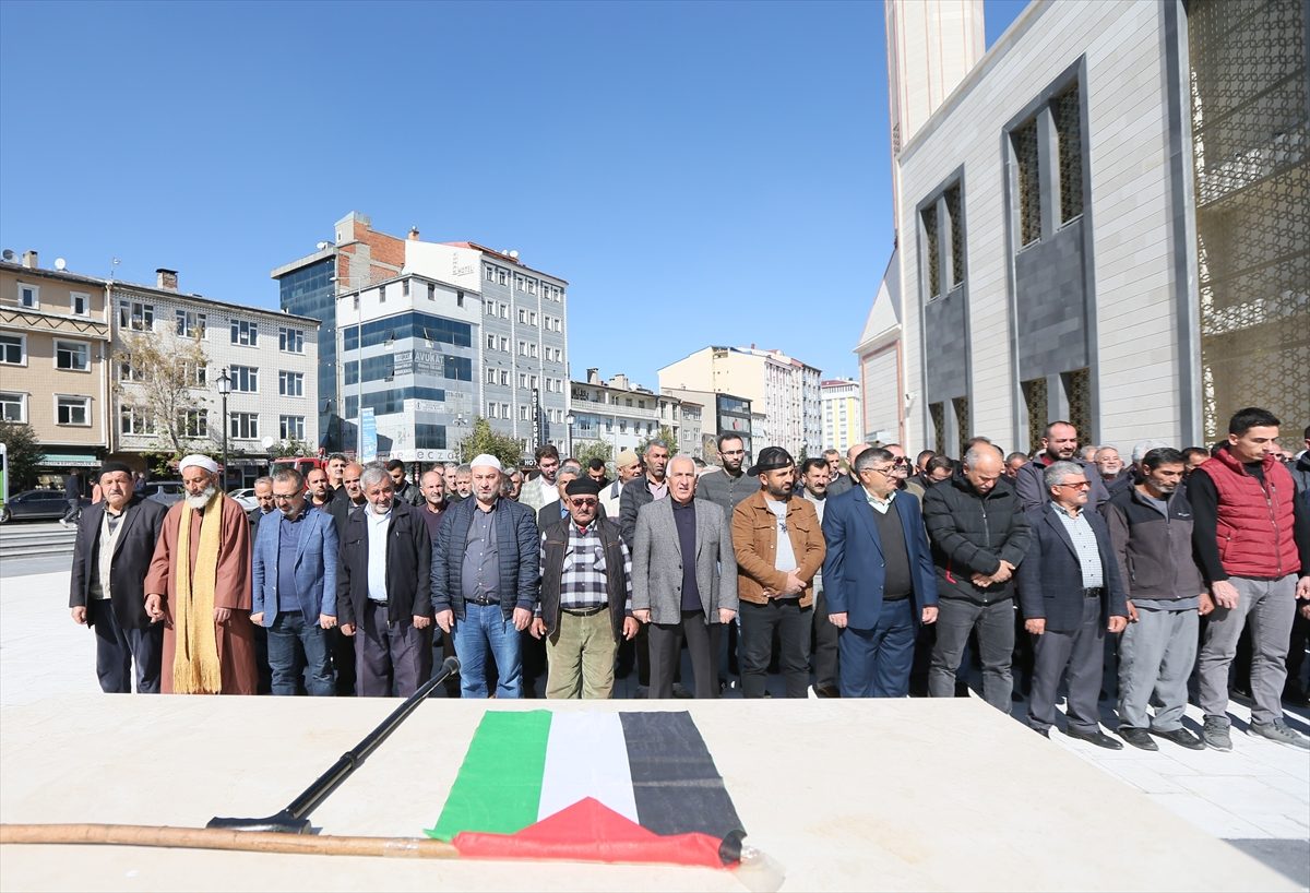 وقفات وصلوات غائب في تركيا على ضحايا عدوان الاحتلال على غزة.. الآلاف شاركوا في تظاهرات منددة