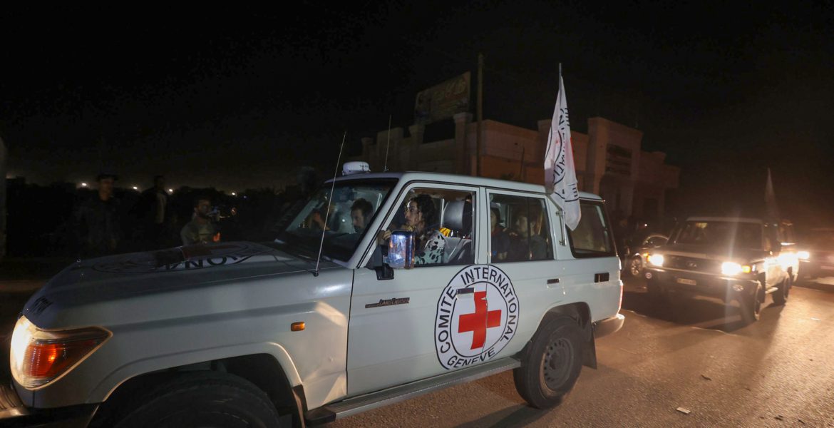 هيئة البث الإسرائيلية: قطر أبلغت تل أبيب بأن حماس قررت تعليق المفاوضات وتطالب بانسحاب فوري من غزة