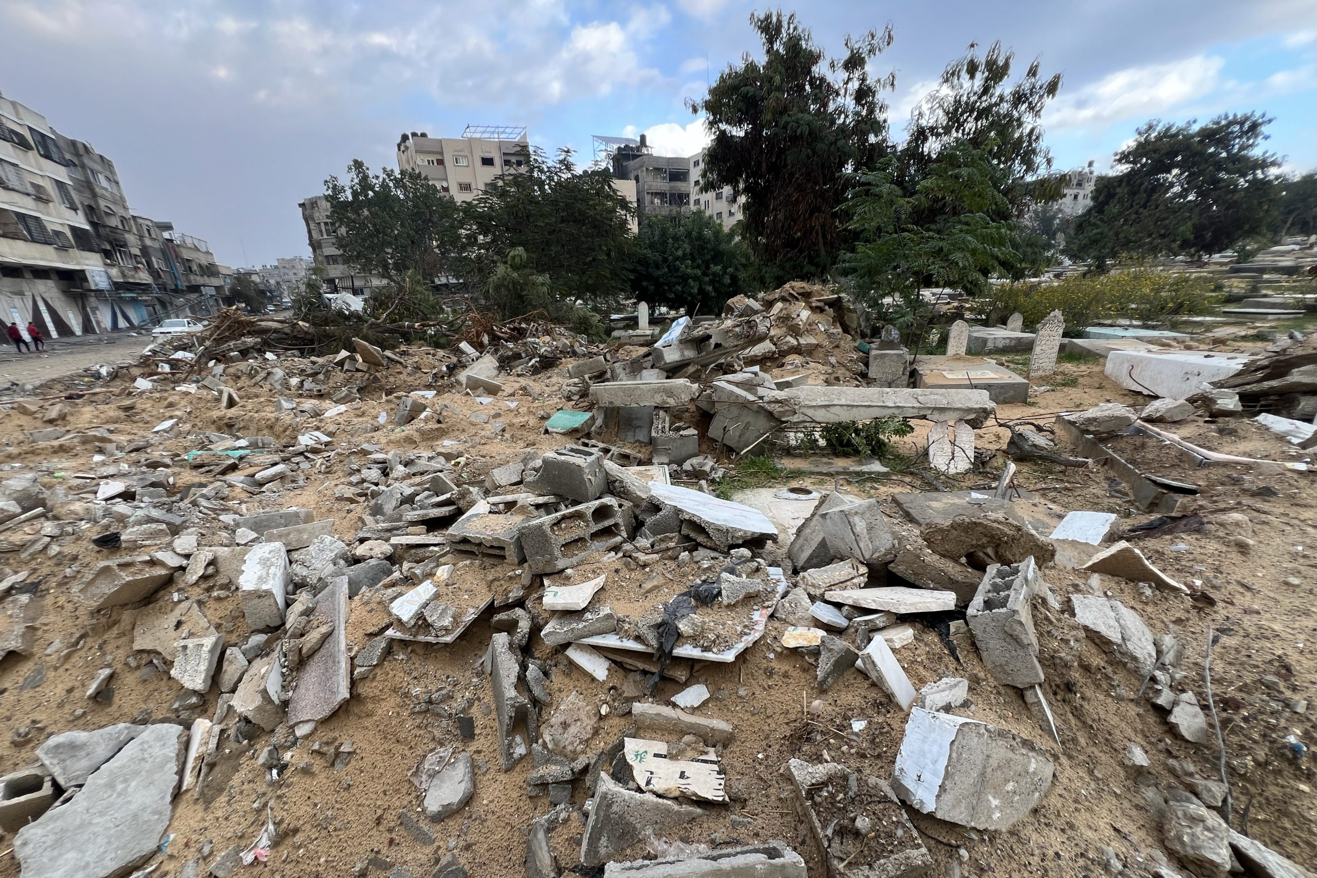 مقابر غزة جيش الاحتلال الإسرائيلي جرائم إسرائيل في غزة
