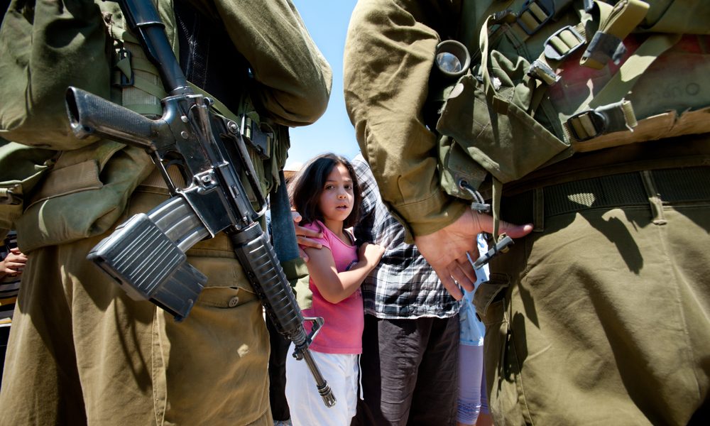 أطفال فلسطين بين أيدي الاحتلال