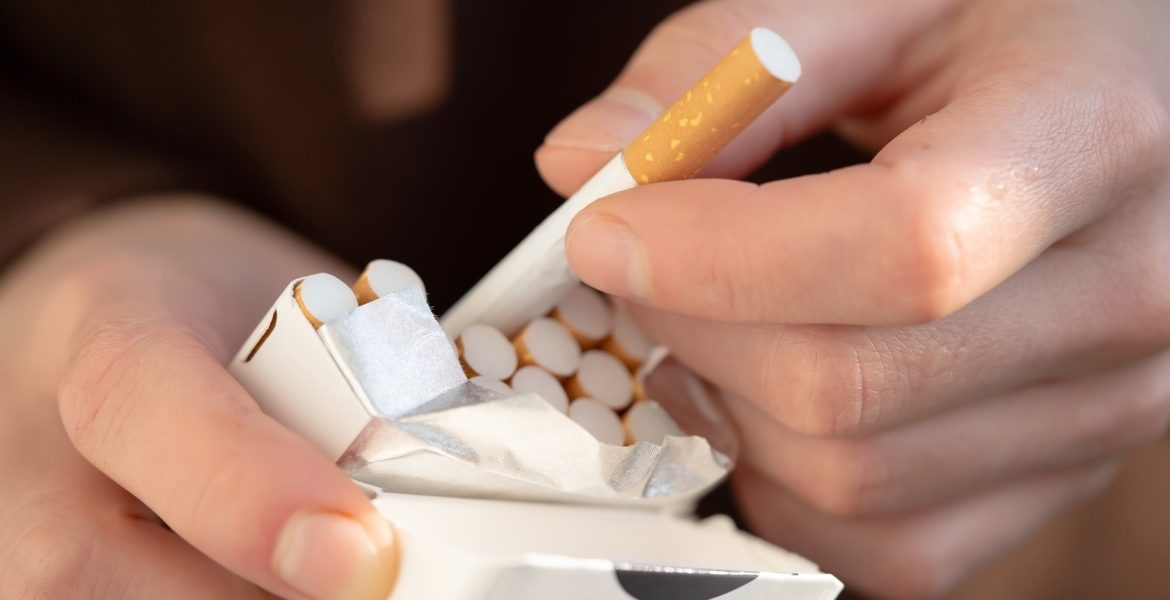 نيوزيلندا تتراجع عن قانون حظر التدخين
