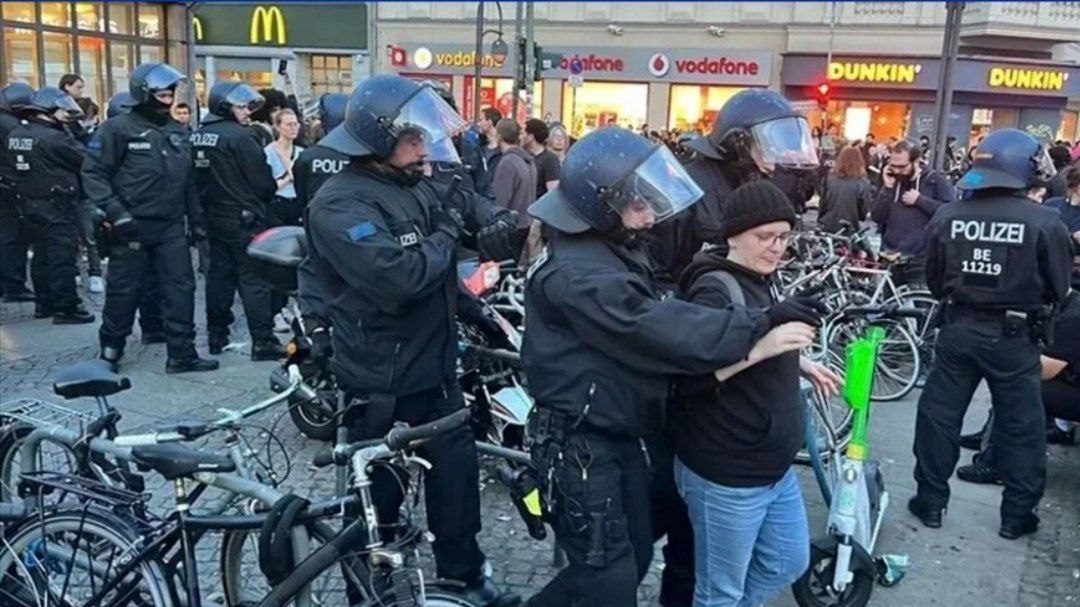قمع الشرطة الألمانية لمتظاهرين