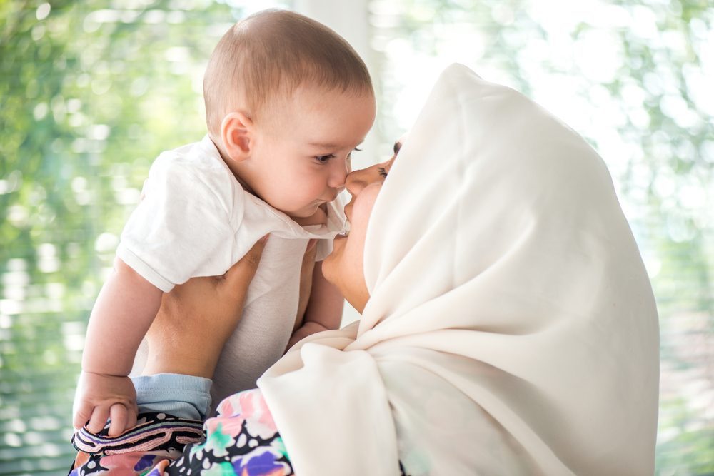 يمكنك الاستمرار لكن بشروط.. موانع الصيام عند المرأة المرضعة