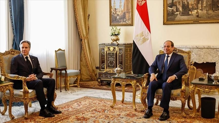 السيسي يلتقي بلينكن في القاهرة.. الرئيس المصري حذر من اجتياح “رفح” ودعا لوقف الحرب على غزة