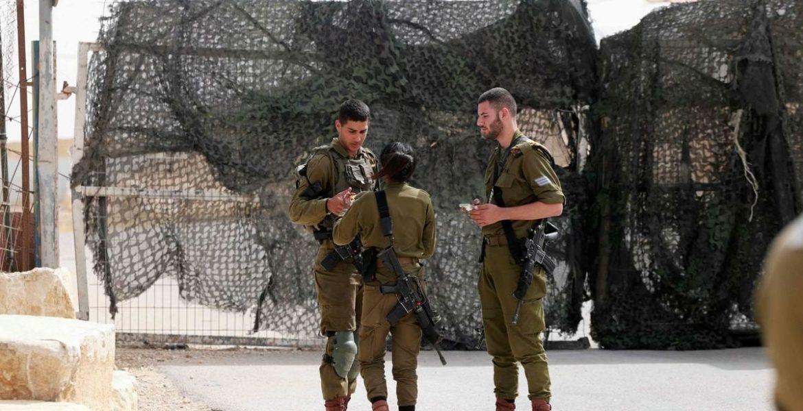 جيش الاحتلال يعلن إطلاق النار على "مشتبه بهم" قرب الحدود مع مصر