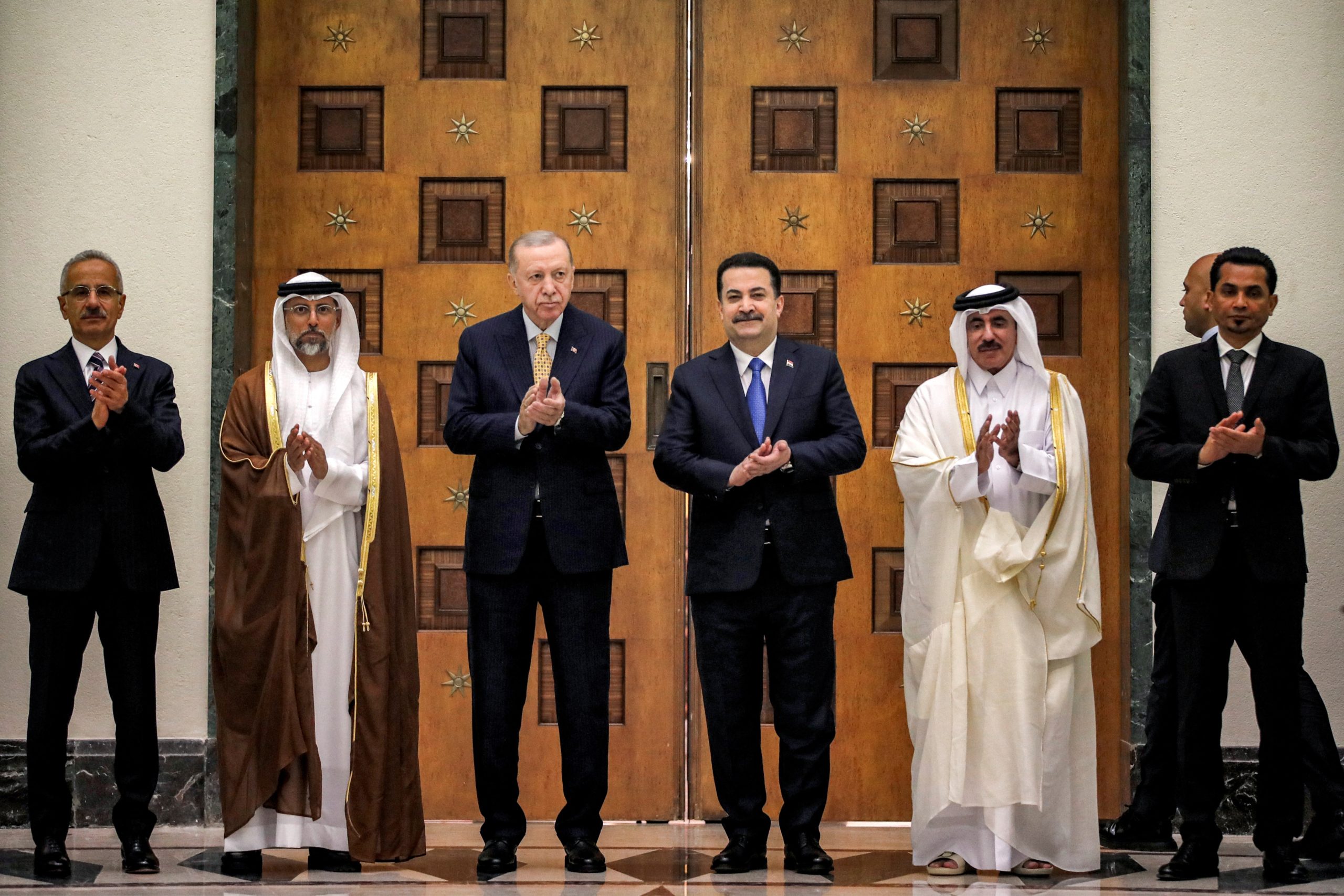 توقيع مذكرة تفاهم تركية عراقية قطرية إماراتية بشأن “طريق التنمية”.. إليك الفرص والمزايا التي يحققها المشروع
