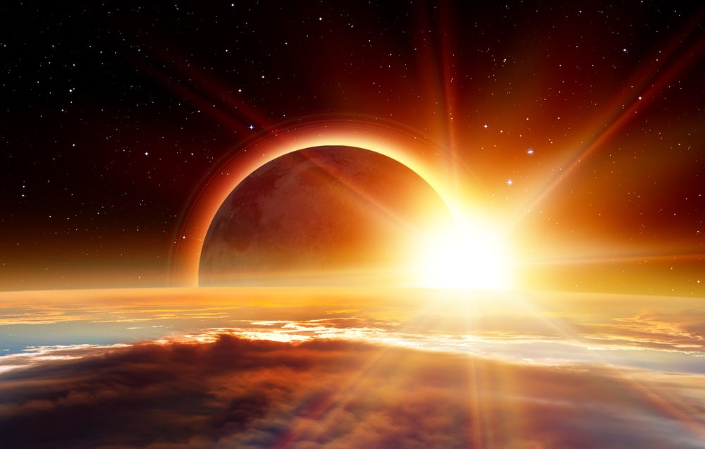 كسوف الشمس الكلي يوم 8 أبريل.. أماكن وموعد مشاهدته وطرق حماية العين من أضراره
