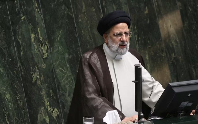 غموض يحيط بمصير الرئيس الإيراني.. العراق يعرض المساعدة وأذربيجان قلقة وأمريكا تتابع 