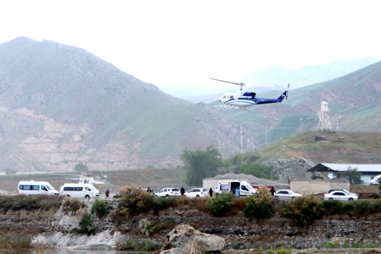منطقة جبلية مليئة بالغابات ويصعب التنقل فيها.. ماذا نعرف عن موقع سقوط طائرة الرئيس الإيراني؟