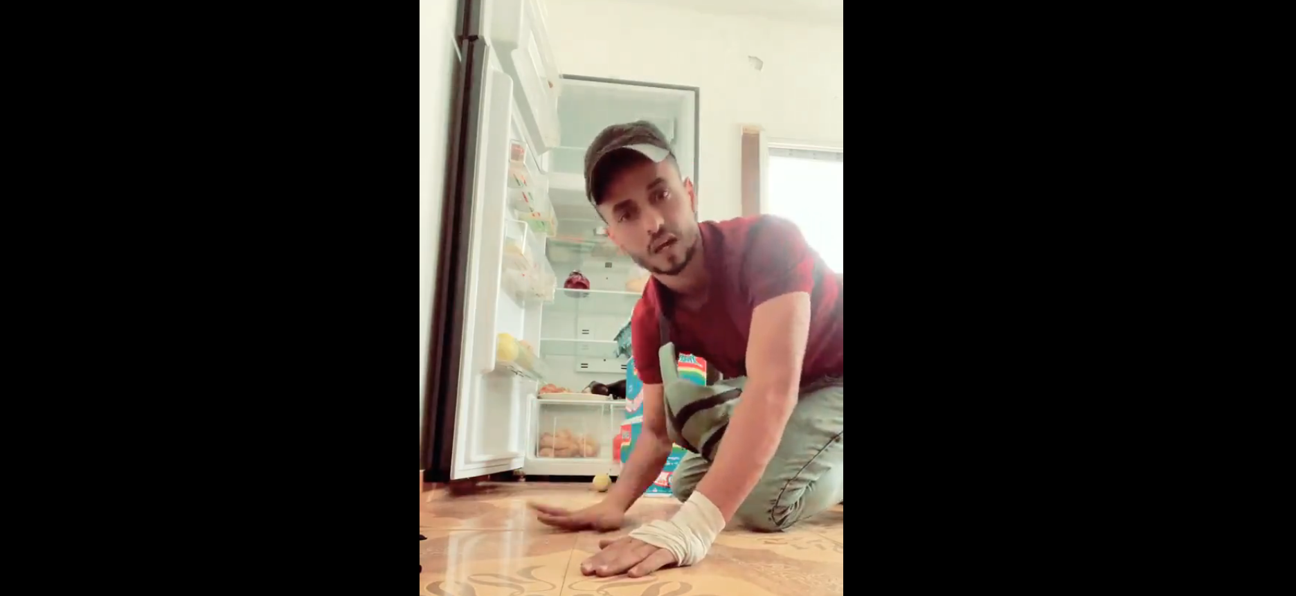 “أيها النازحون، اتركوا قليلاً من الطعام في بيوتكم”.. هذا ما فعله شاب من غزة قبل أن يخرج من منزله (فيديو) 