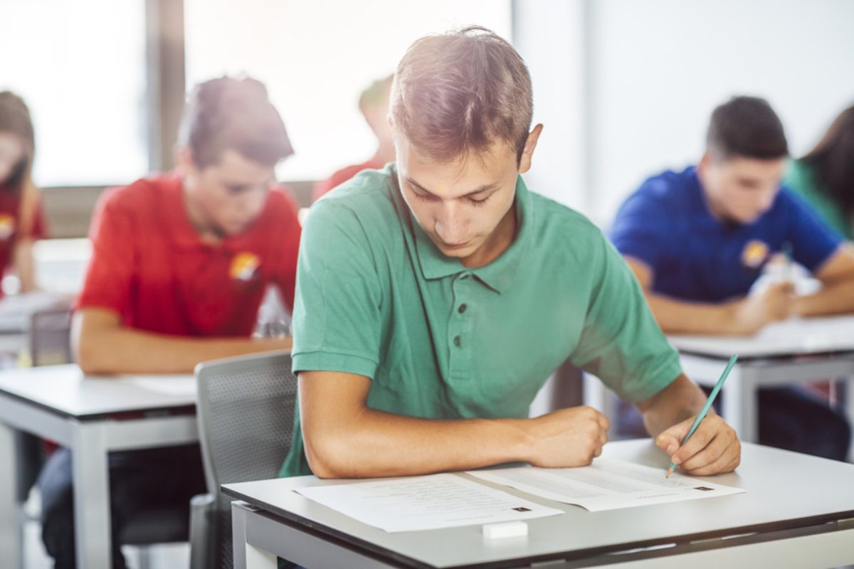 تلاميذ الثانوية