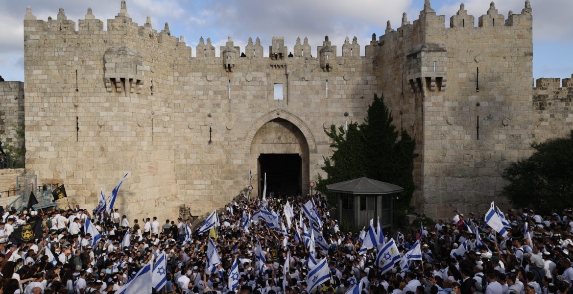 آلاف الإسرائيليين في مسيرة الأعلام في القدس 2023- AA