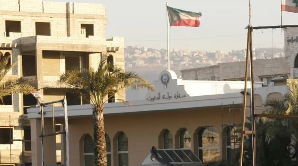 “لا تتوجهوا إلى لبنان”.. الكويت تطالب مواطنيها بمغادرة بيروت في أسرع وقت وكندا تعتزم إجلاء رعاياها 