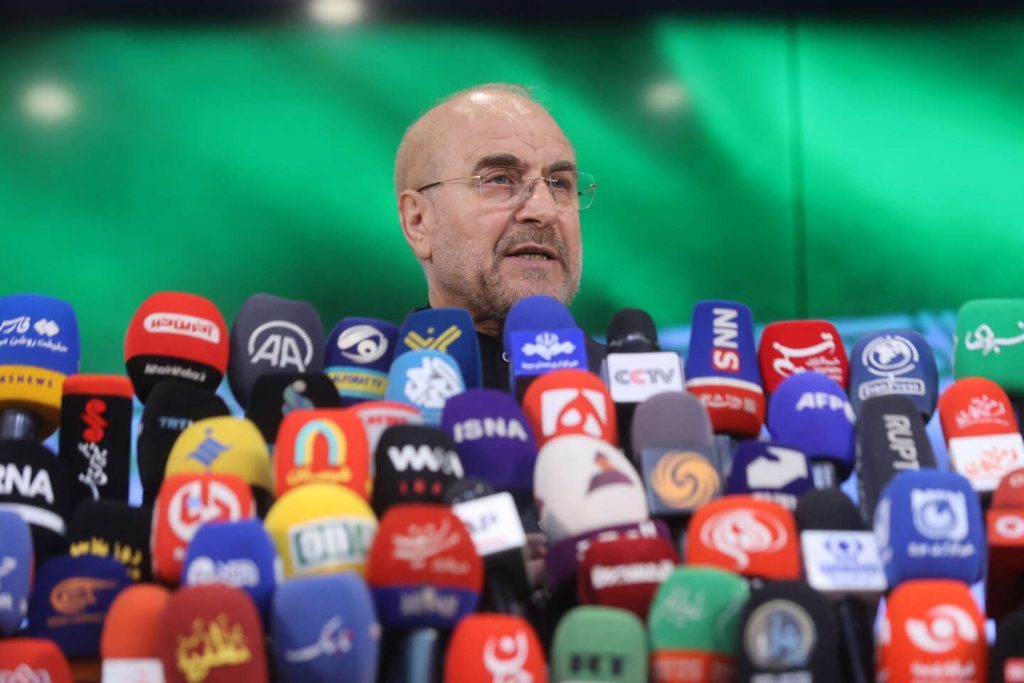 في الساعات الأخيرة.. رئيس مجلس الشورى الإيراني محمد باقر قاليباف يقدّم أوراق الترشح للرئاسة