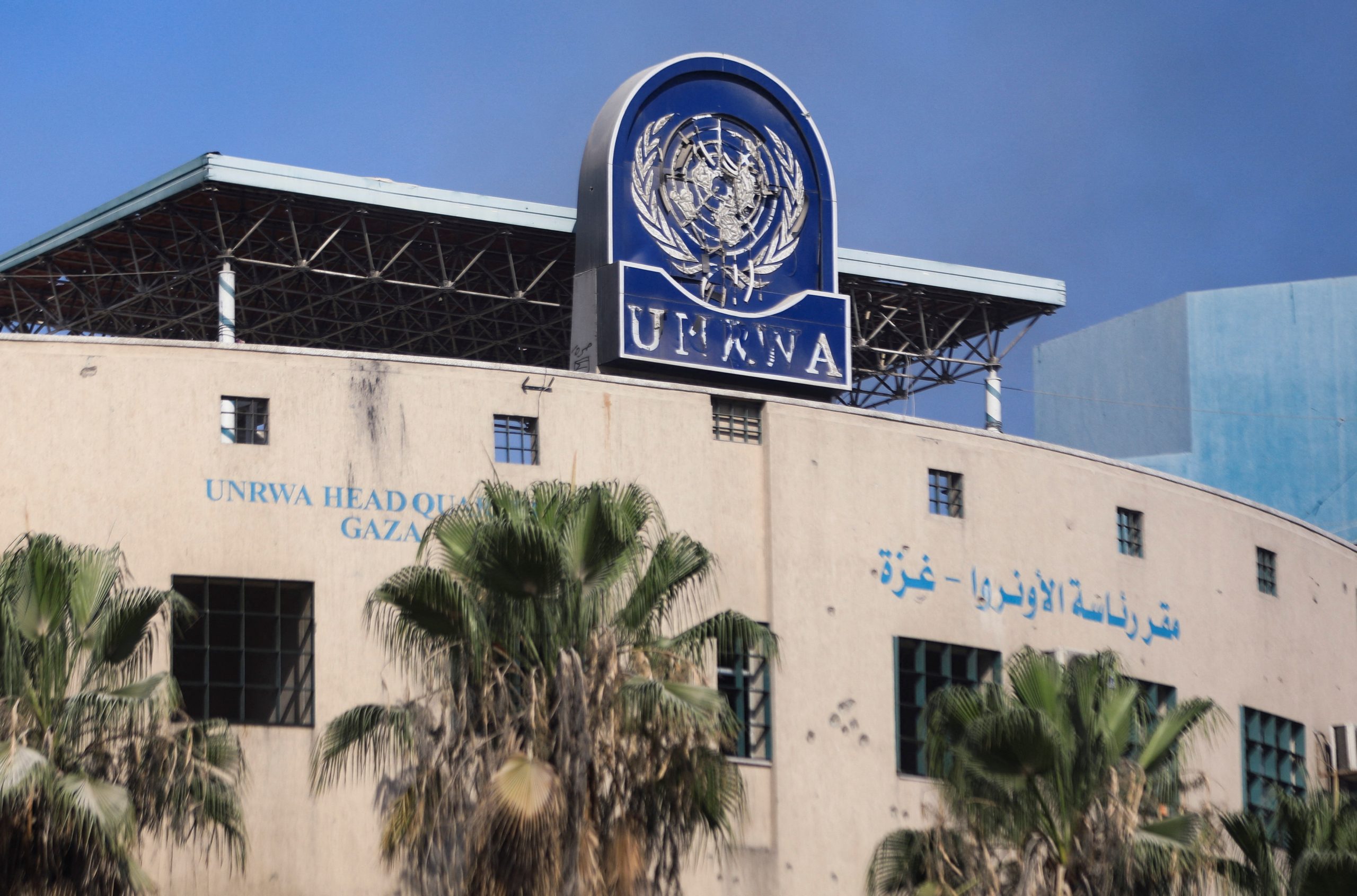 الحكومة البريطانية تقرر استئناف تمويل الأونروا.. تعتزم تقديم 21 مليون جنيه إسترليني للوكالة 
