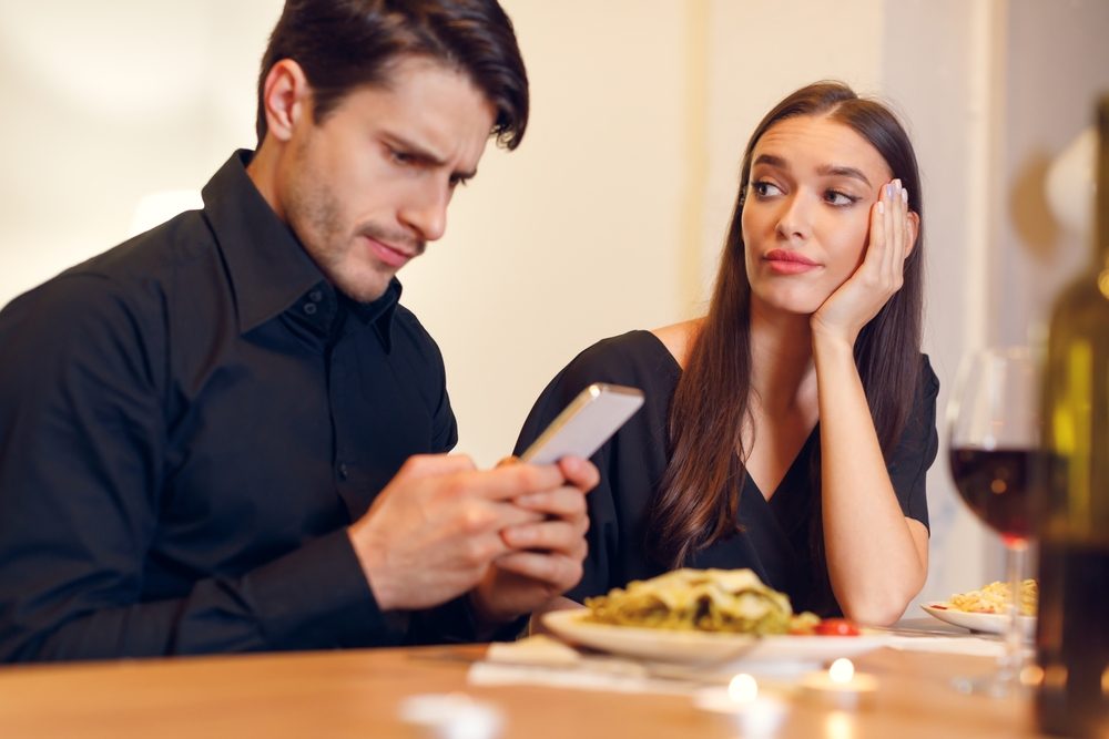 كيف تهدد وسائل التواصل الاجتماعي مهاراتنا الاجتماعية؟