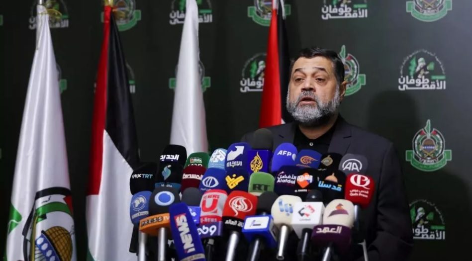 أسامة حمدان: محمد الضيف على قيد الحياة.. نفى “صعوبة التواصل” مع الحركة بغزة ورئيسها يحيى السنوار