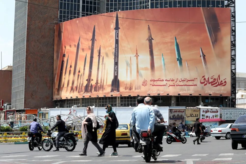 ماذا ستفعل إيران بالقنبلة؟ مجلة أمريكية: الحرب الجارية قد تدفعها لتجاوز العتبة النووية