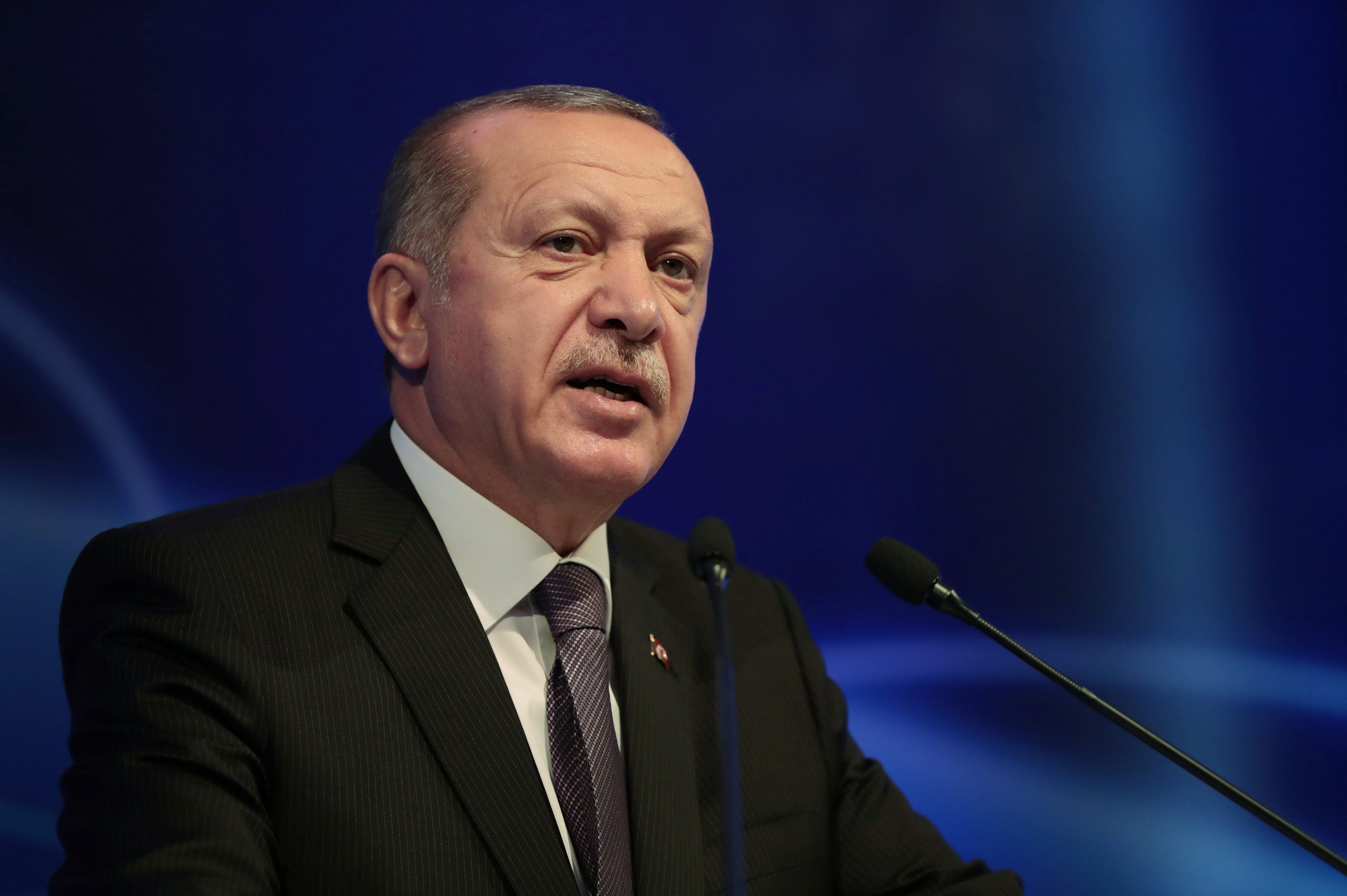 أردوغان عارض رفع البنك المركزي التركي معدلات الفائدة