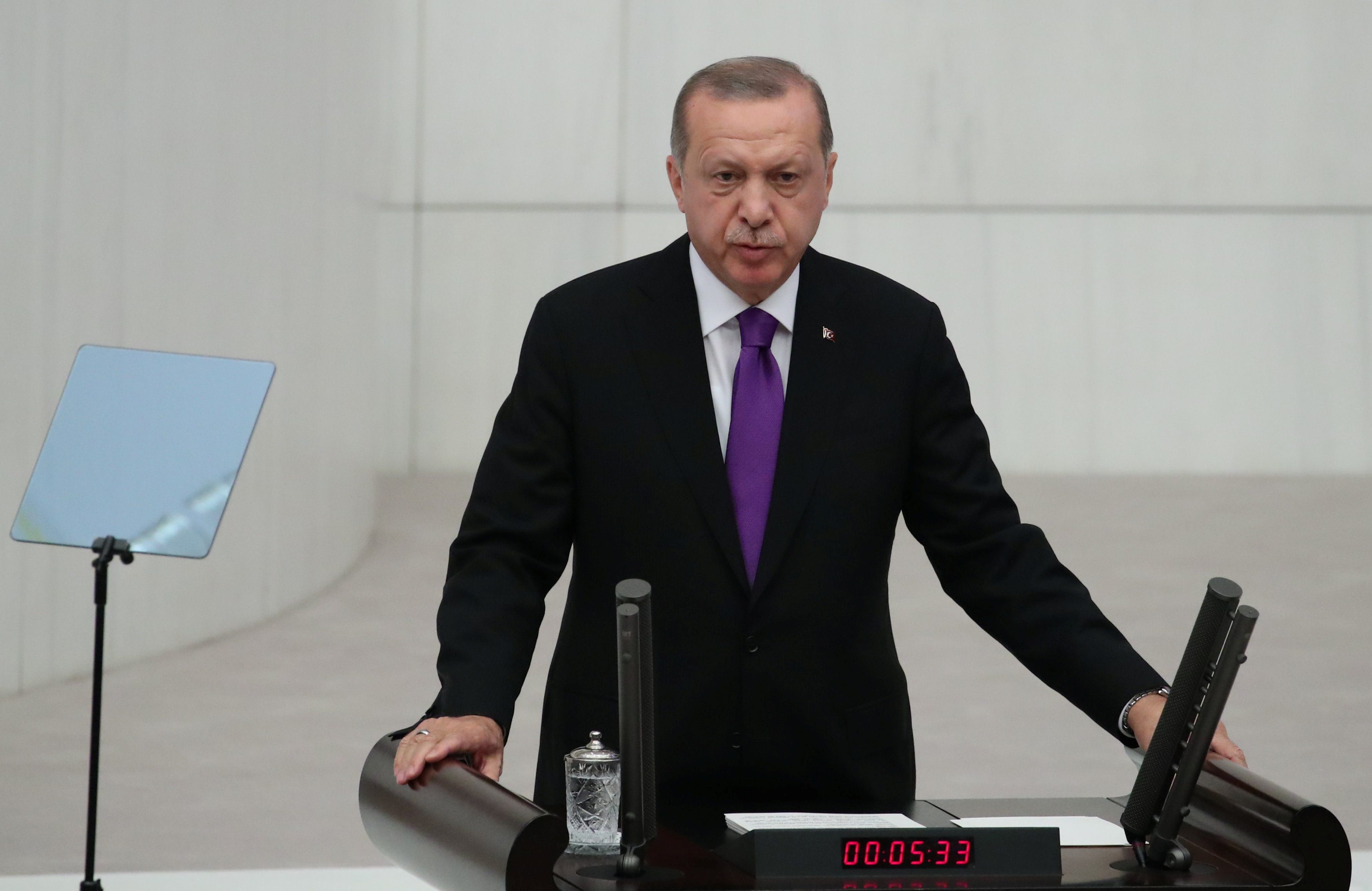 أردوغان يحدد موعد خروج قواته من سوريا